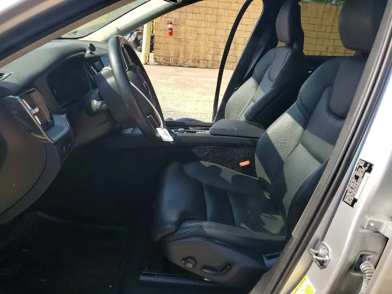2019 VOLVO XC60 T5 MOMENTUM  