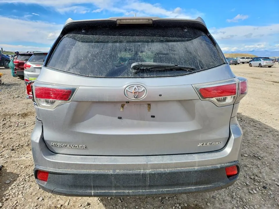 2014 TOYOTA HIGHLANDER XLE  