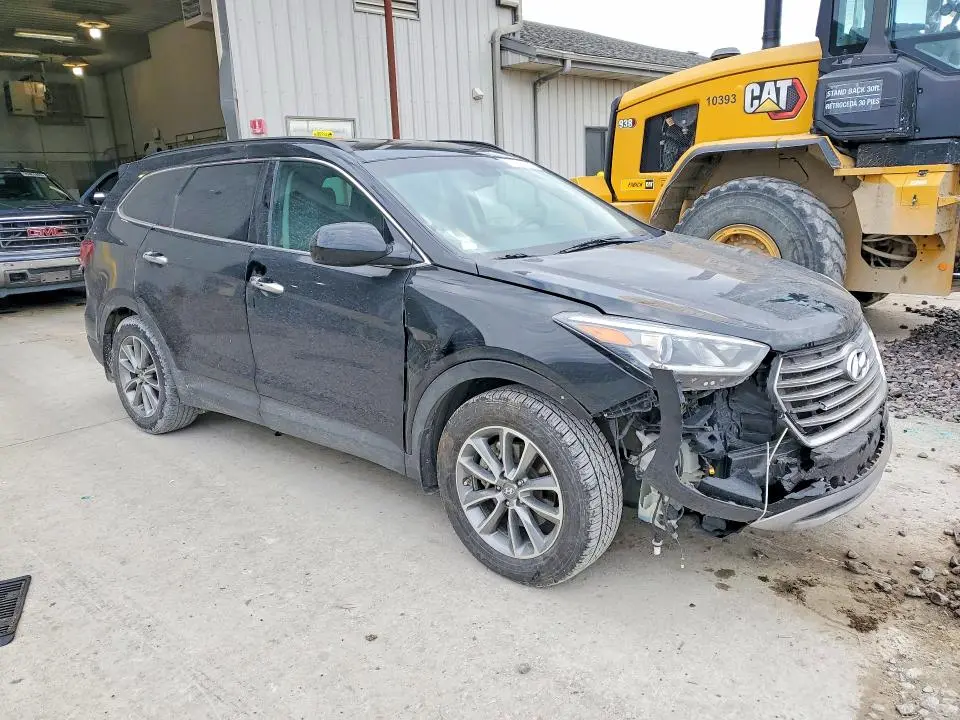 2018 HYUNDAI SANTA FE SE  