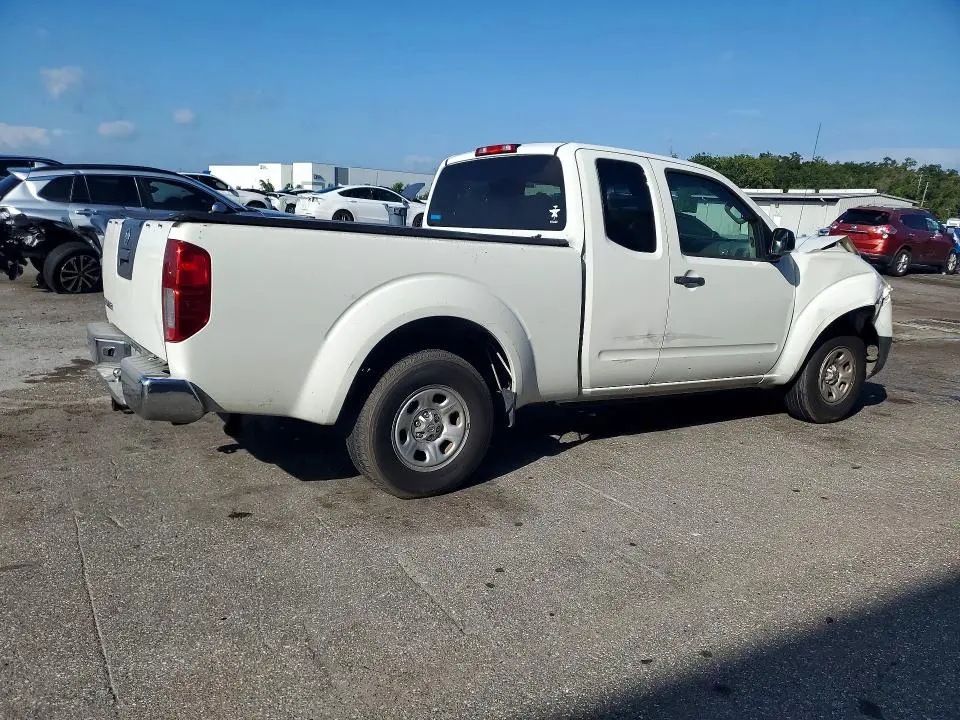 2015 NISSAN FRONTIER S  