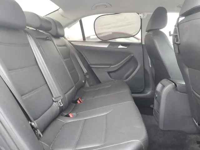 2018 VOLKSWAGEN JETTA SE  