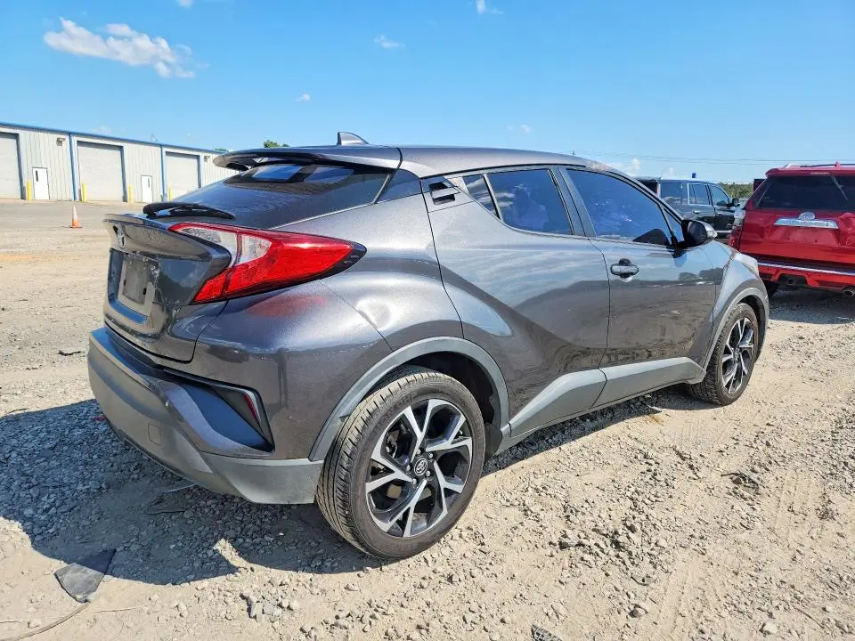 2019 TOYOTA C-HR XLE  