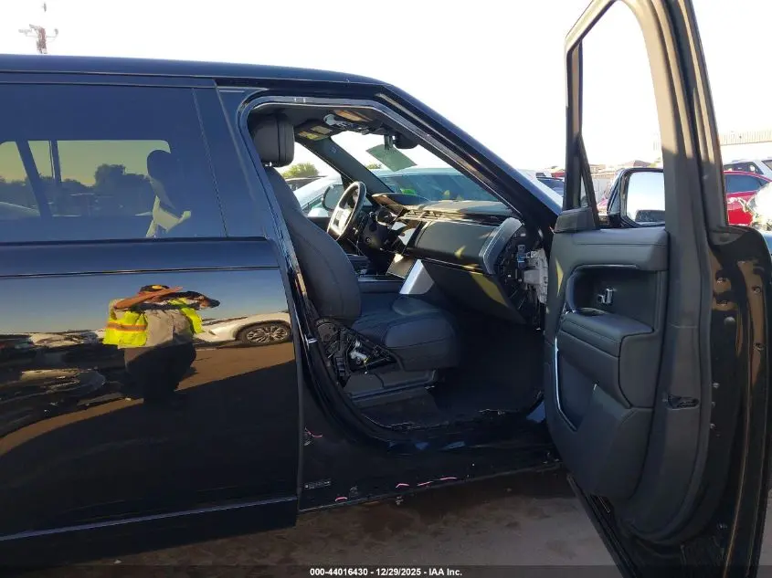 2025 LAND ROVER RANGE ROVER P530 SE 7 SEAT