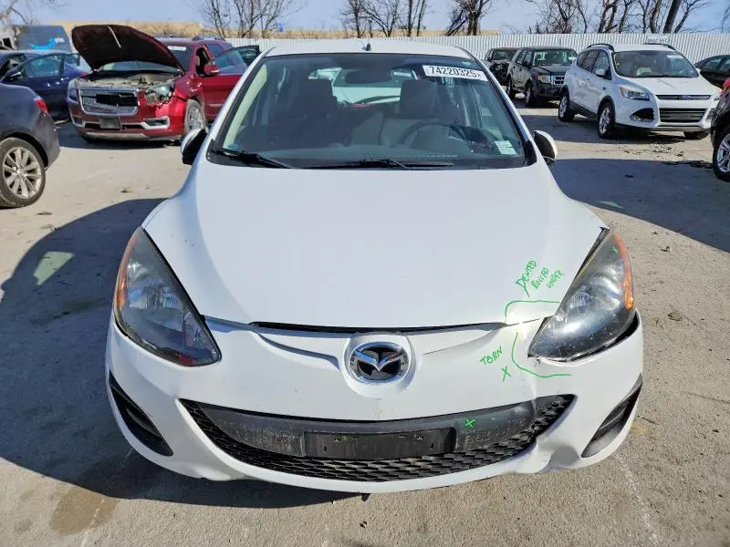 2011 MAZDA MAZDA2   