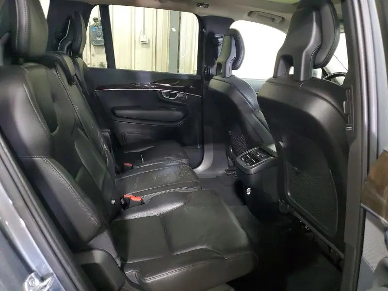 2018 VOLVO XC90 T5  