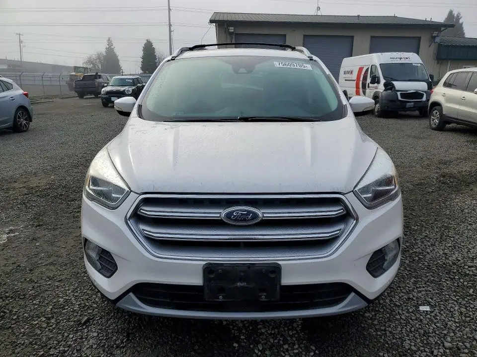 2017 FORD ESCAPE TITANIUM  
