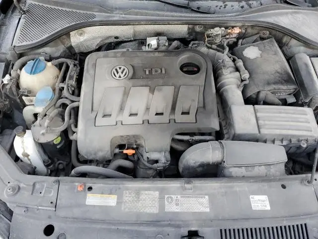 2012 VOLKSWAGEN PASSAT SE  