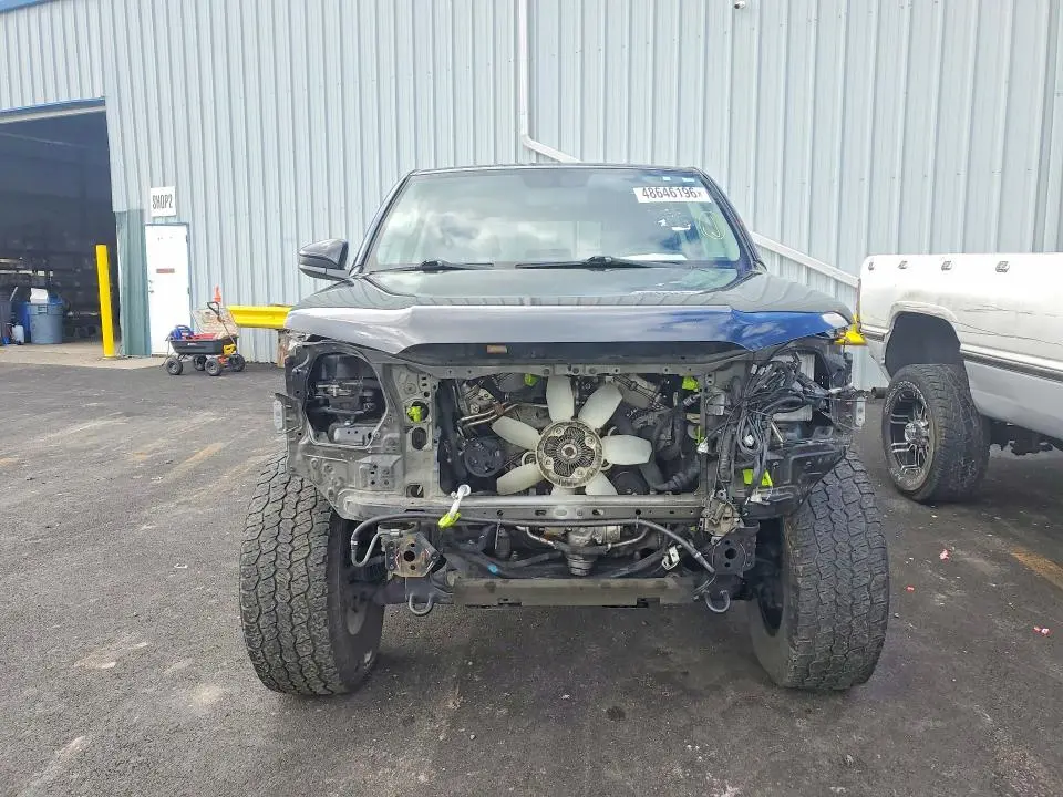 2019 TOYOTA 4RUNNER SR5  
