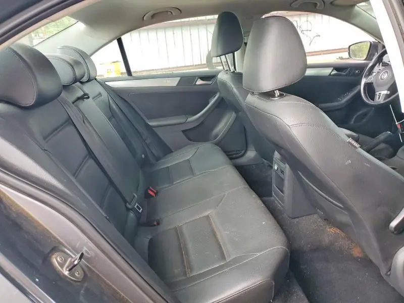 2013 VOLKSWAGEN JETTA SE  