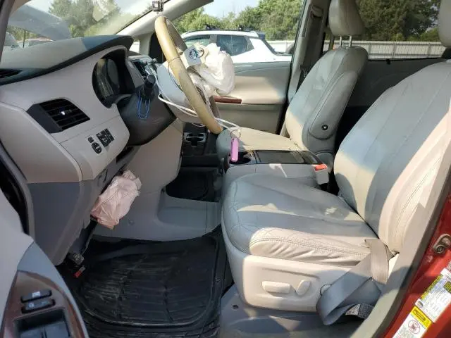 2011 TOYOTA SIENNA XLE  