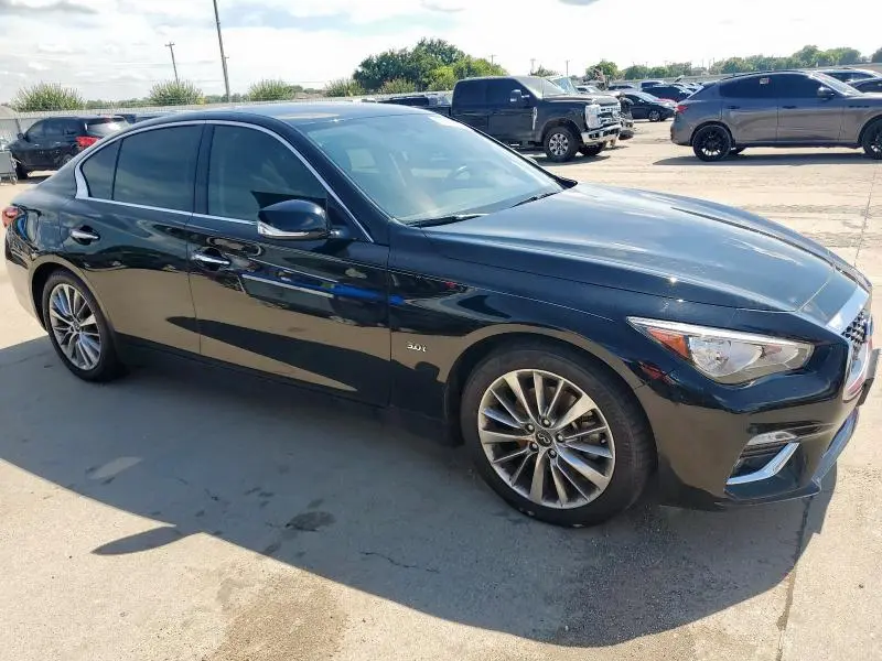 2018 INFINITI Q50 LUXE  