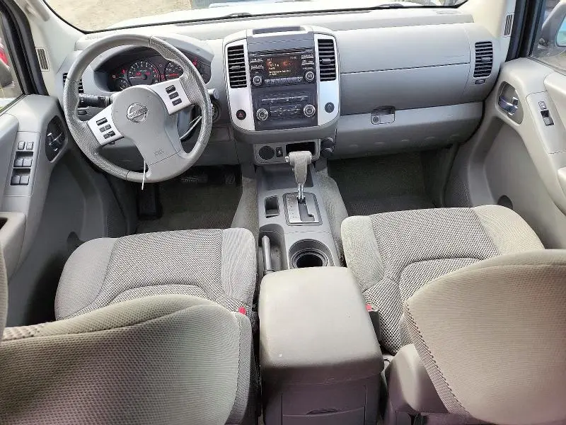 2013 NISSAN FRONTIER SV  