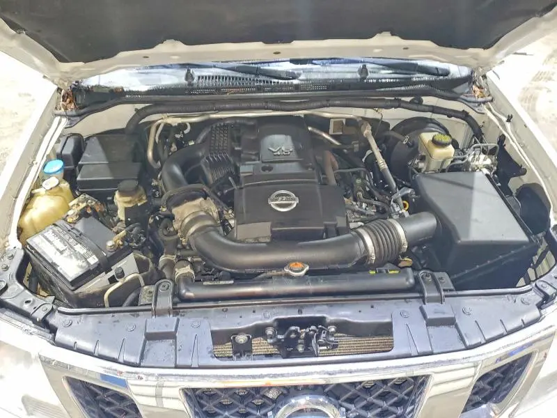 2016 NISSAN FRONTIER SL  