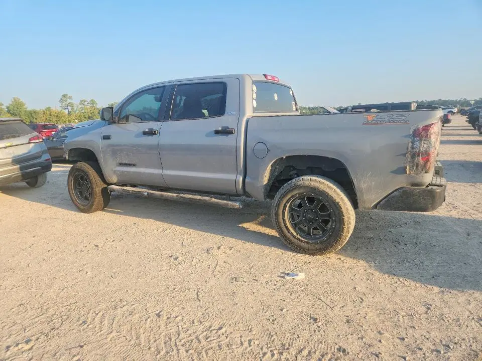 2018 TOYOTA TUNDRA CREWMAX SR5  