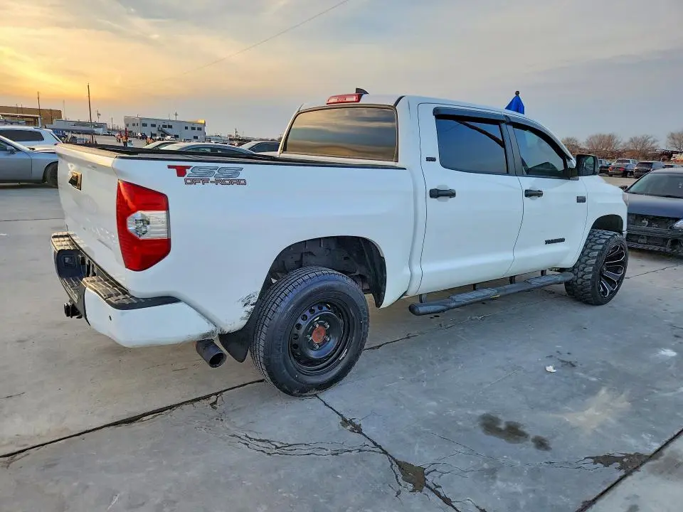 2021 TOYOTA TUNDRA CREWMAX SR5  
