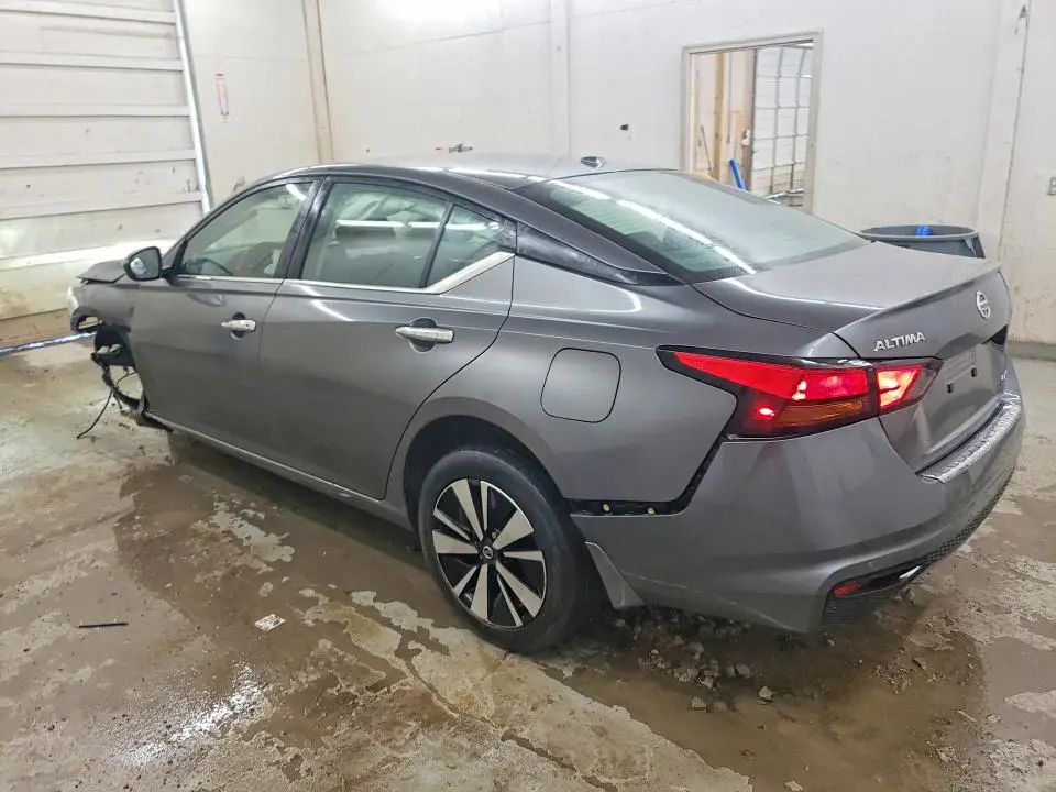2022 NISSAN ALTIMA SV  