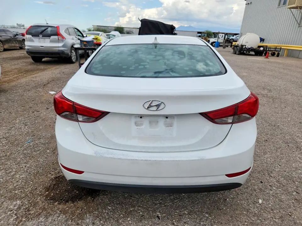 2015 HYUNDAI ELANTRA SE  
