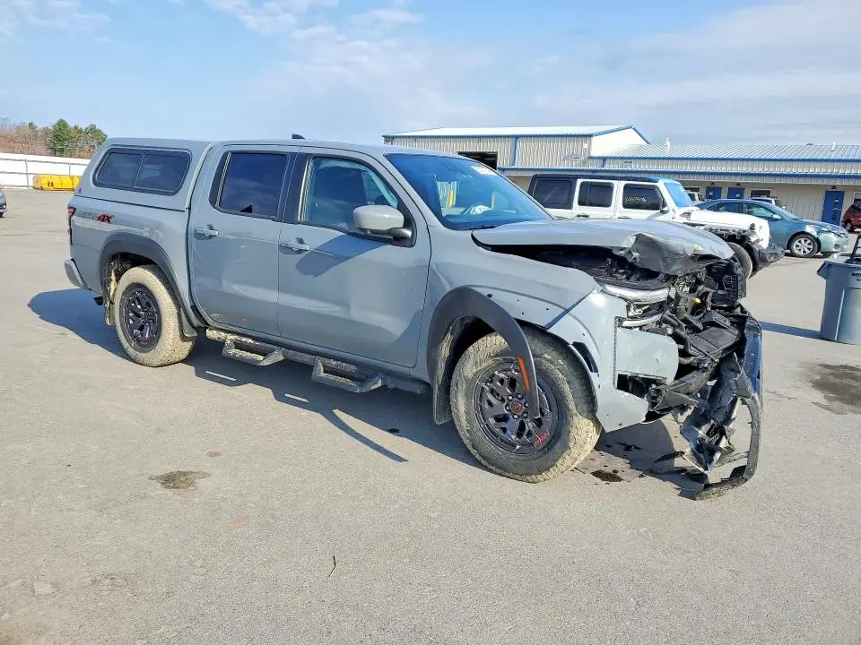 2025 NISSAN FRONTIER PRO-4X  