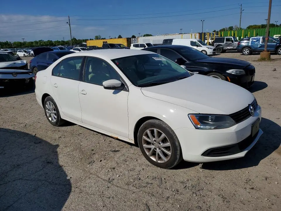 2012 VOLKSWAGEN JETTA SE  