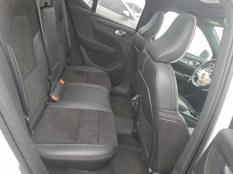 2021 VOLVO XC40 T5 R-DESIGN  