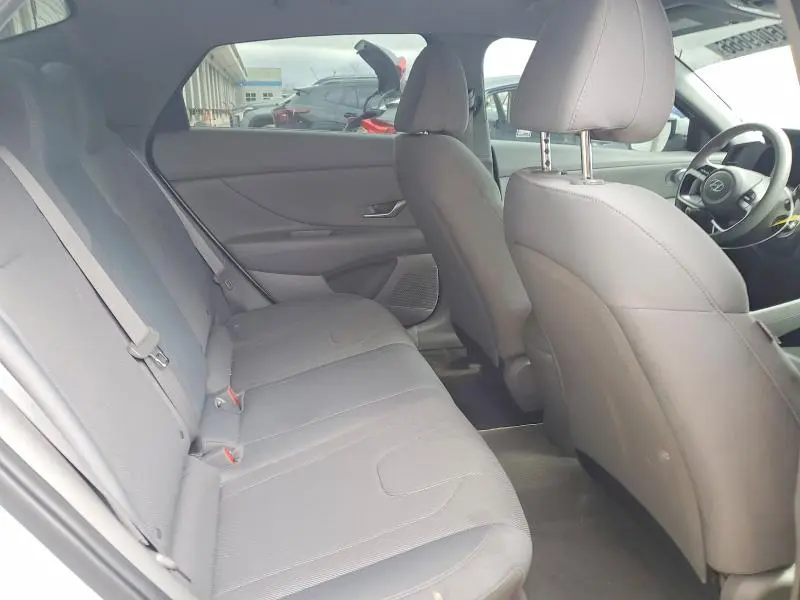 2021 HYUNDAI ELANTRA SE  