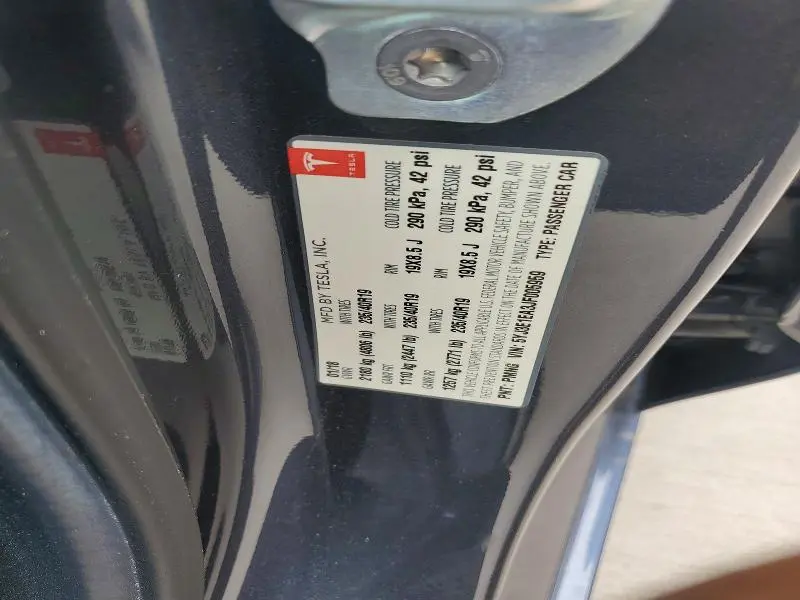 2018 TESLA MODEL 3   