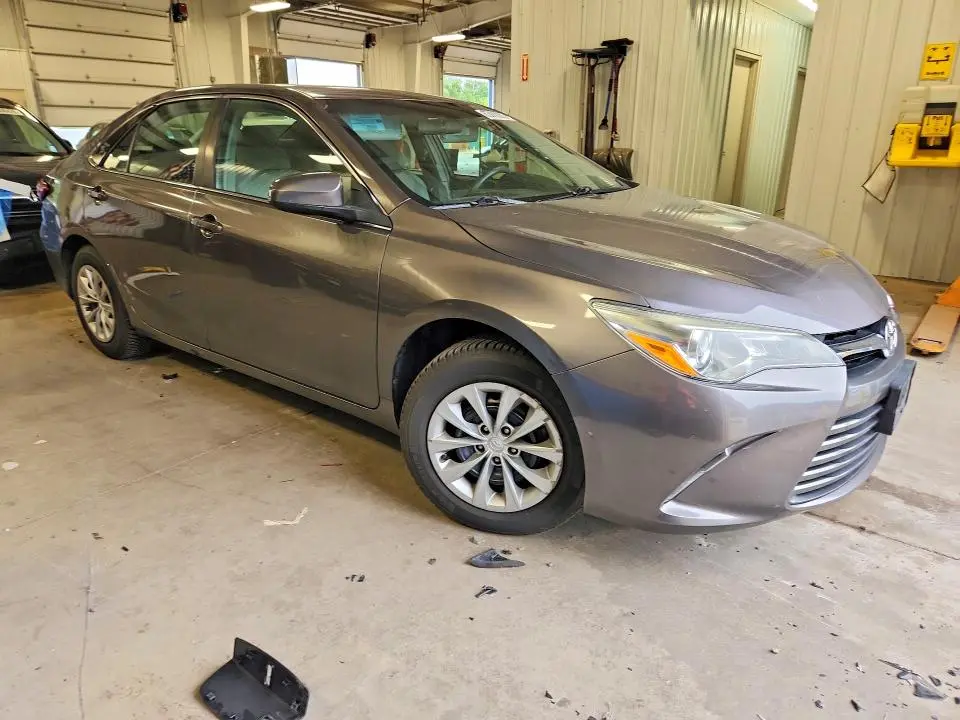 2016 TOYOTA CAMRY LE  