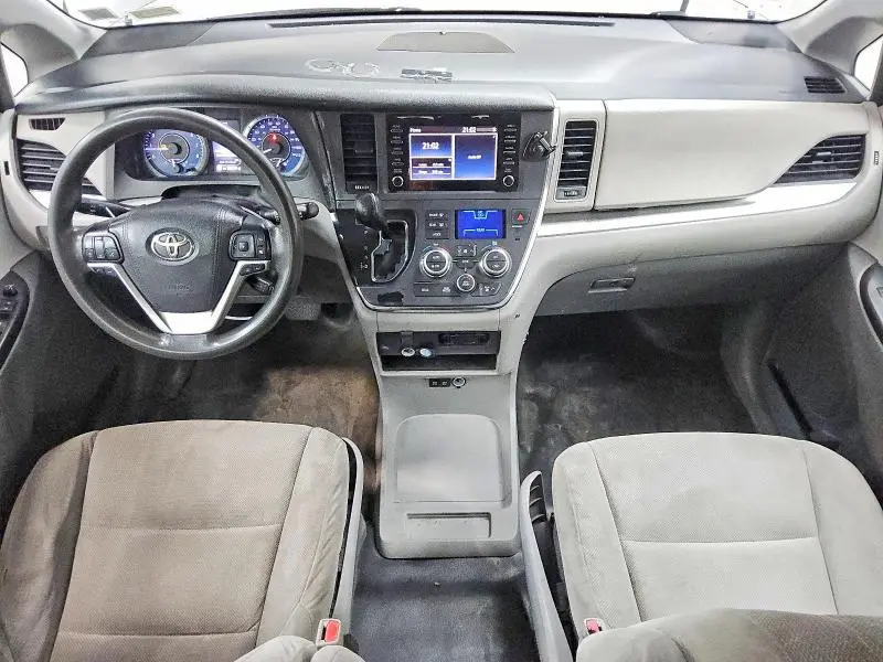 2018 TOYOTA SIENNA L  