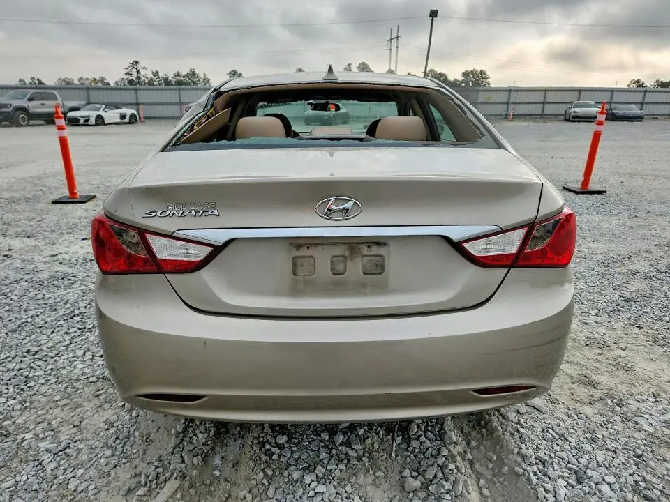 2011 HYUNDAI SONATA GLS  