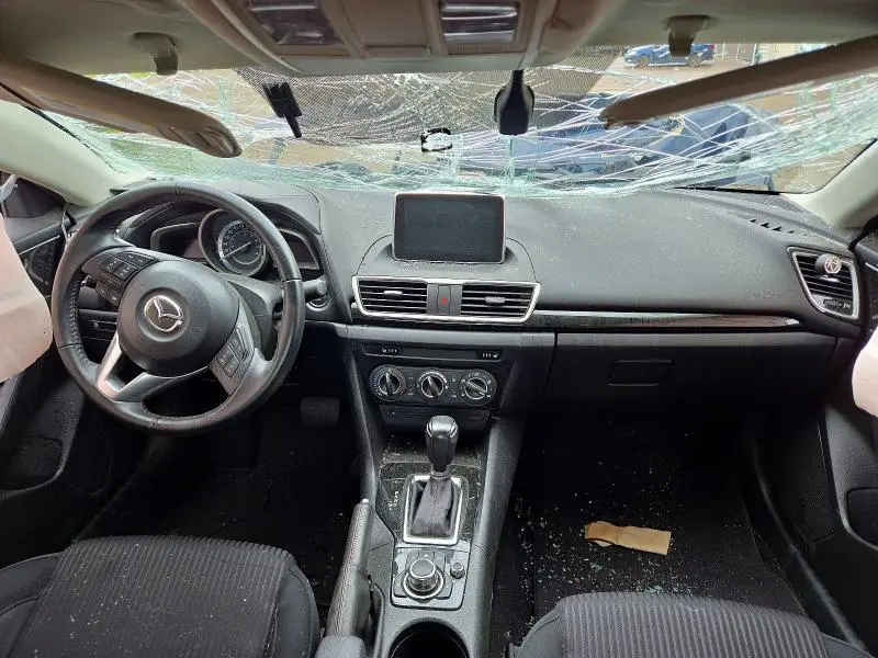 2015 MAZDA 3 TOURING  