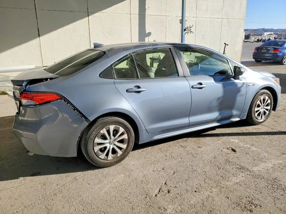 2021 TOYOTA COROLLA LE  