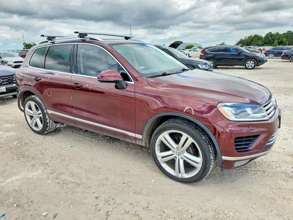2017 VOLKSWAGEN TOUAREG EXECUTIVE  