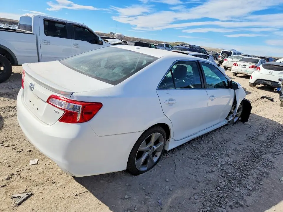 2012 TOYOTA CAMRY SE V6  