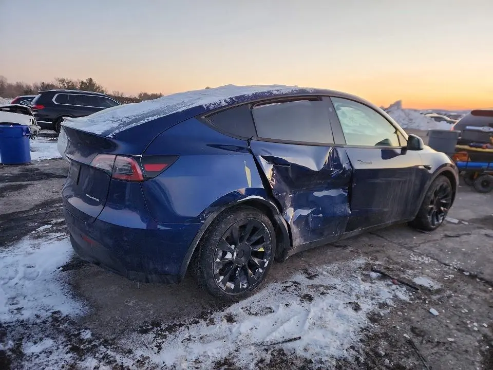 2024 TESLA MODEL Y   