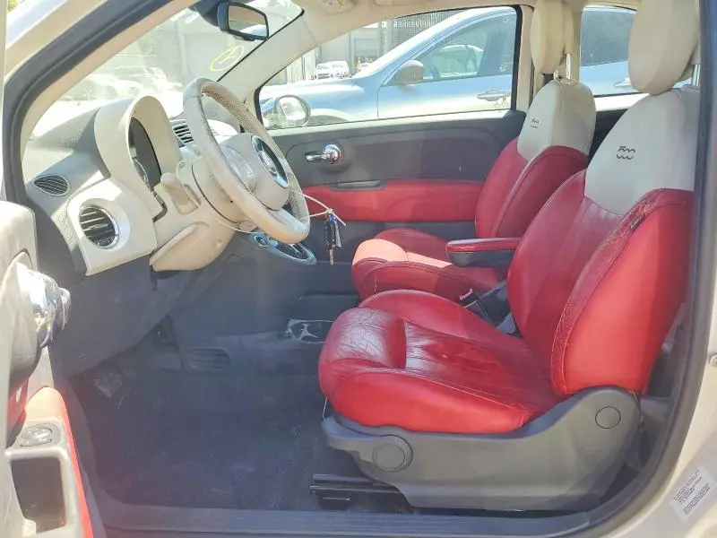 2013 FIAT 500 LOUNGE  