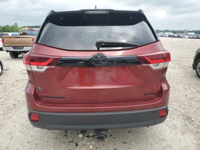 2019 TOYOTA HIGHLANDER SE  