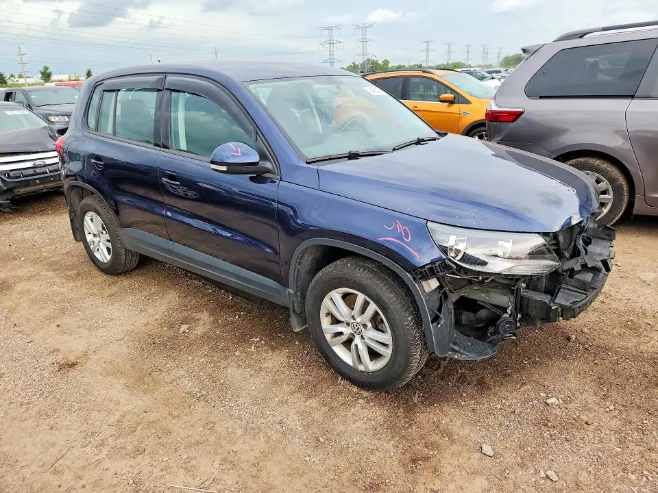 2013 VOLKSWAGEN TIGUAN S  