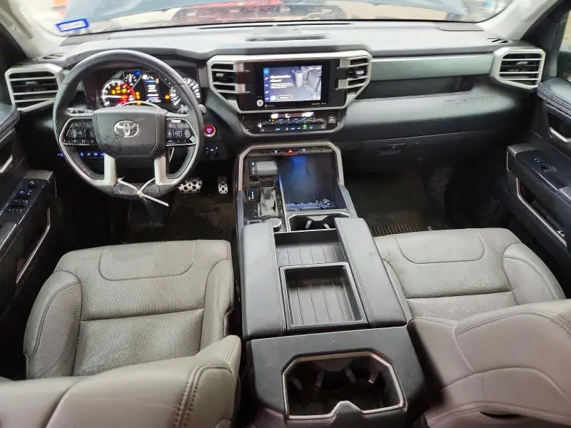 2022 TOYOTA TUNDRA SR5  