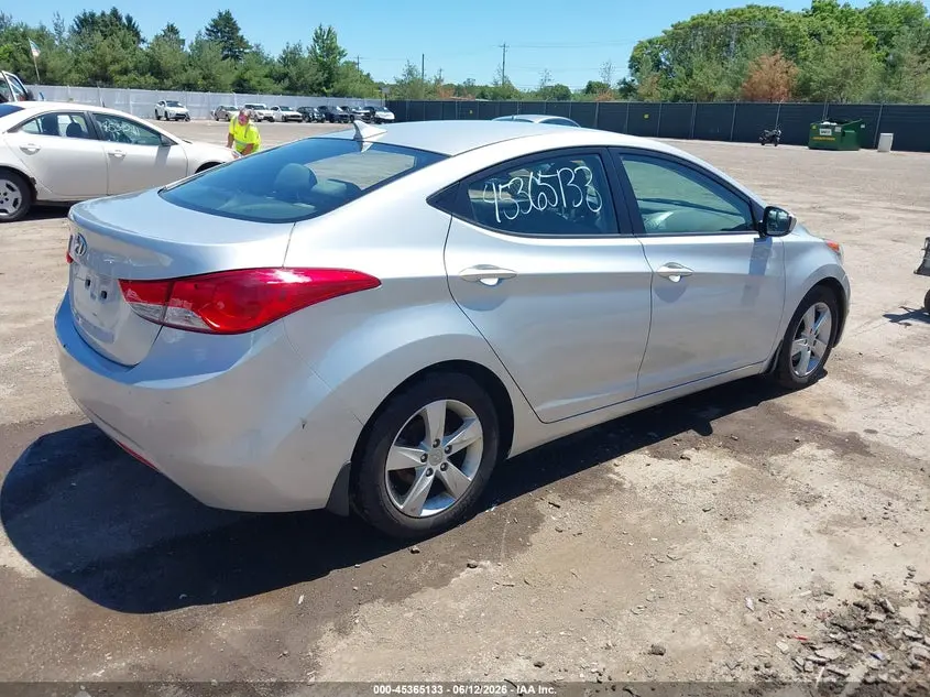 2013 HYUNDAI ELANTRA GLS