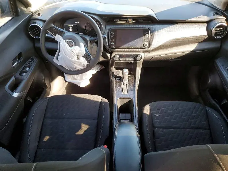 2021 NISSAN KICKS SV  
