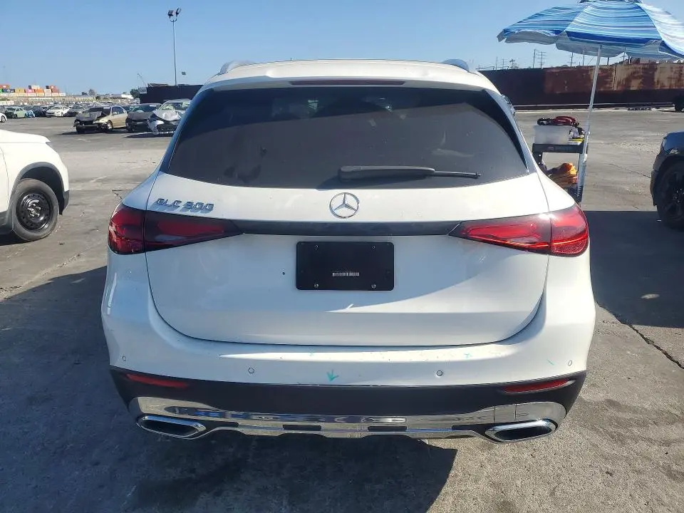 2025 MERCEDES-BENZ GLC 300  