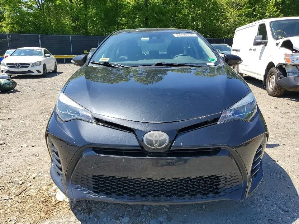 2017 TOYOTA COROLLA SE  