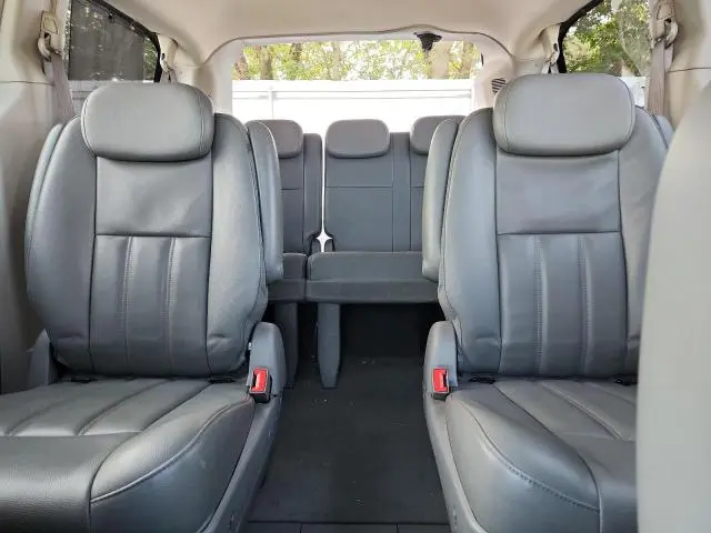 2010 CHRYSLER TOWN & COUNTRY TOURING  
