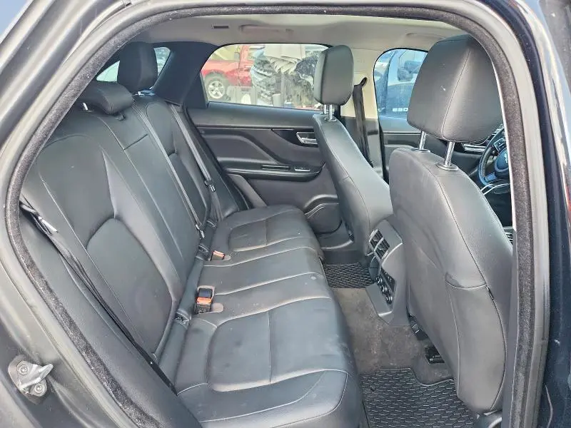 2017 JAGUAR F-PACE PREMIUM  
