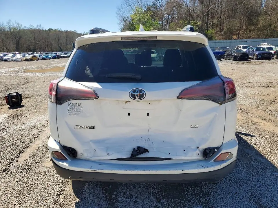 2018 TOYOTA RAV4 LE  