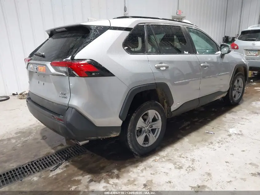 2022 TOYOTA RAV4 HYBRID XLE