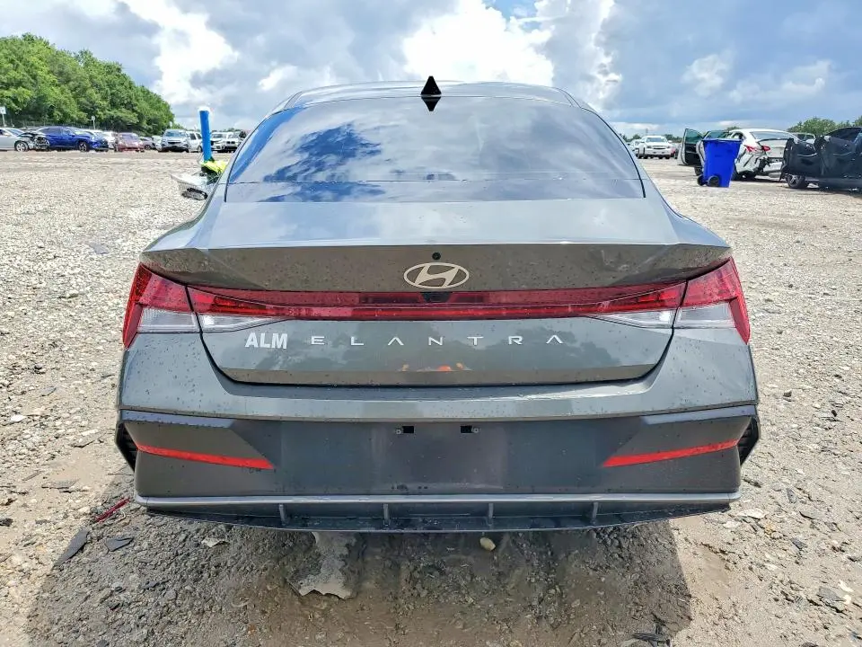2025 HYUNDAI ELANTRA SEL  