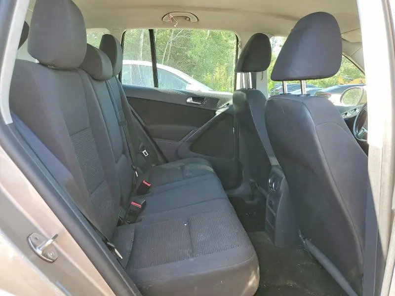 2015 VOLKSWAGEN TIGUAN S  
