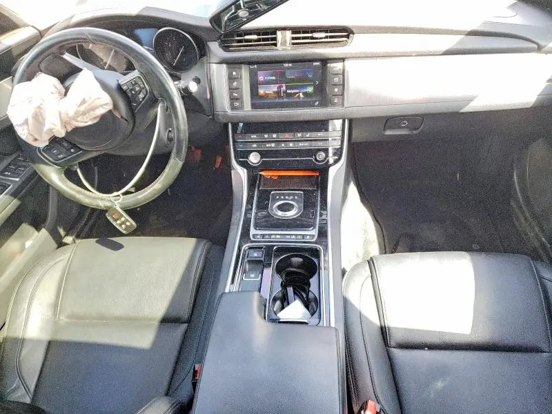 2017 JAGUAR XF PREMIUM  