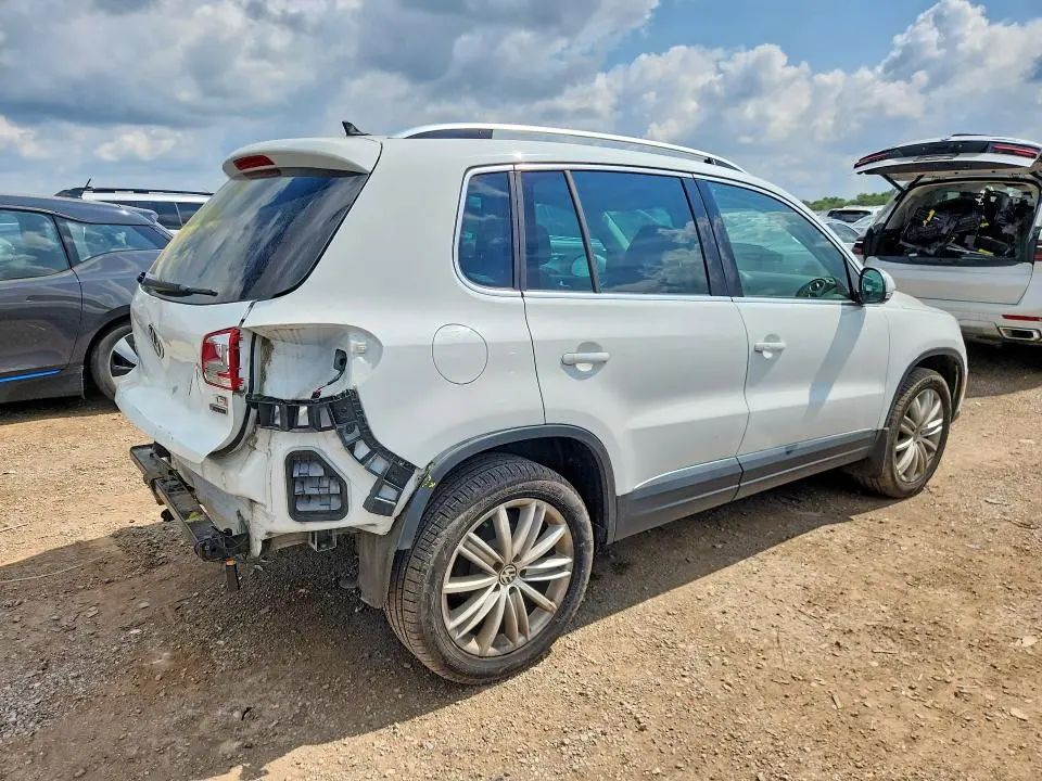 2016 VOLKSWAGEN TIGUAN S  